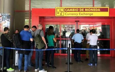 Currency exchange at Havana Airport