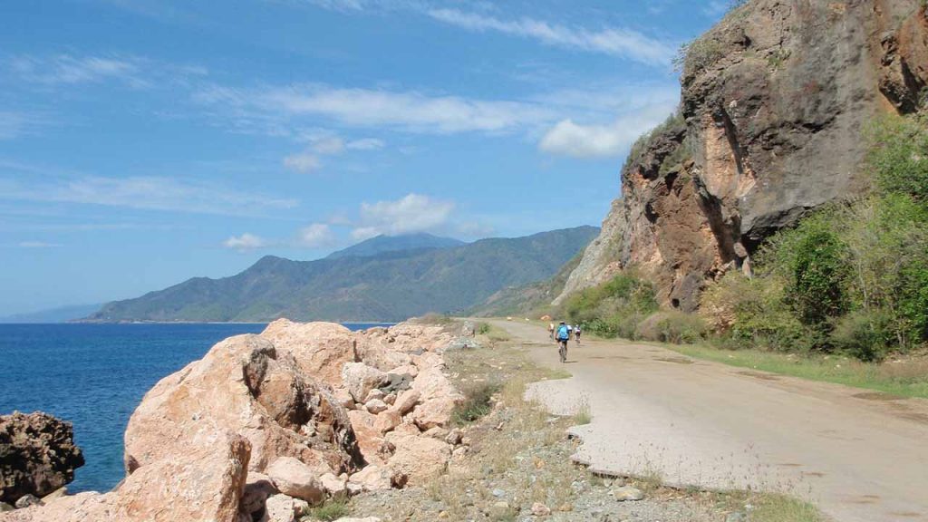 South road 2, Santiago de cuba - Bicycle Breeze Celia Sanches cycling tour in Cuba